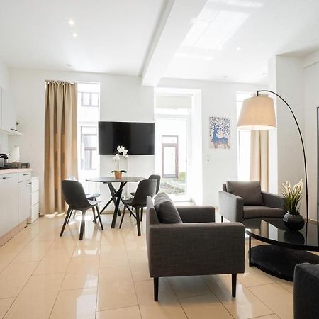 Chic Newly-Renovated Apartment Steps From Subway In Vienna'S Hernals District Exterior photo