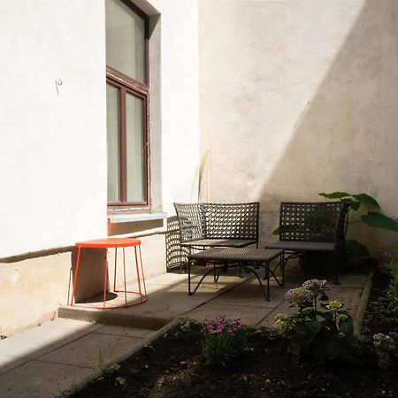 Chic Newly-Renovated Apartment Steps From Subway In Vienna'S Hernals District Exterior photo