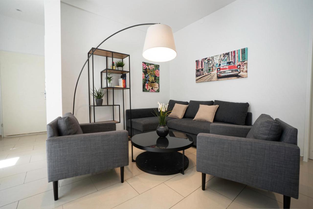 Chic Newly-Renovated Apartment Steps From Subway In Vienna'S Hernals District Exterior photo