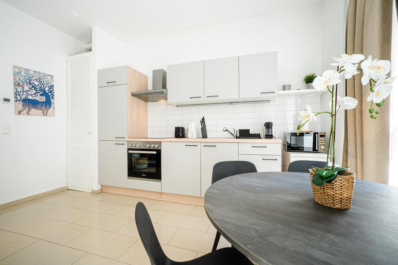 Chic Newly-Renovated Apartment Steps From Subway In Vienna'S Hernals District Exterior photo
