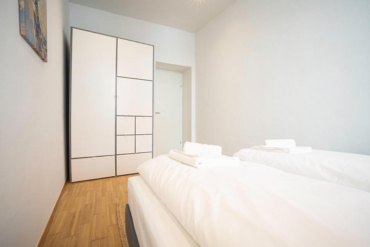 Chic Newly-Renovated Apartment Steps From Subway In Vienna'S Hernals District Exterior photo