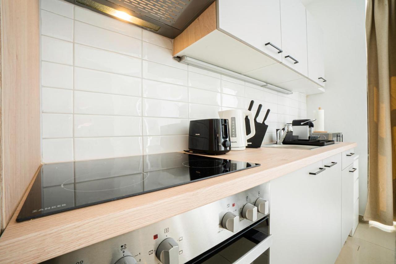 Chic Newly-Renovated Apartment Steps From Subway In Vienna'S Hernals District Exterior photo
