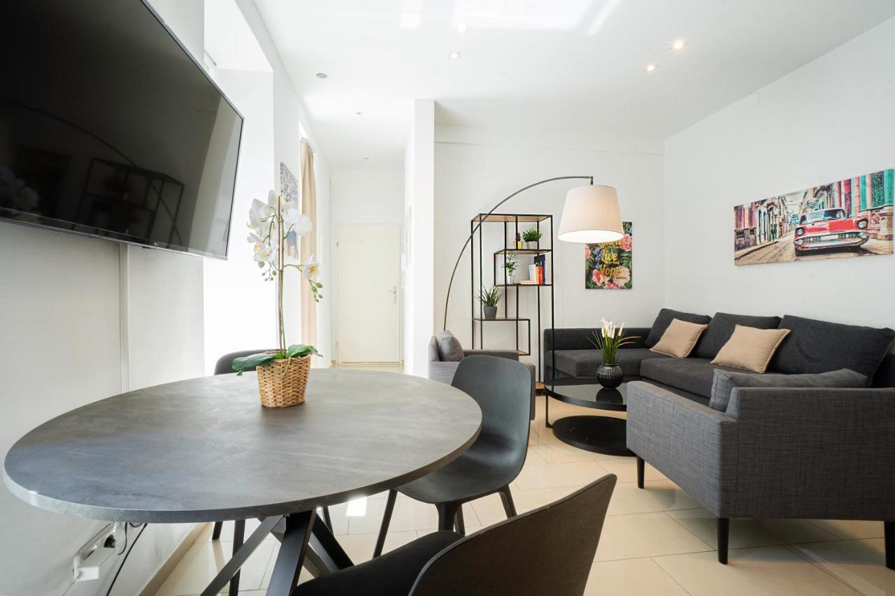 Chic Newly-Renovated Apartment Steps From Subway In Vienna'S Hernals District Exterior photo