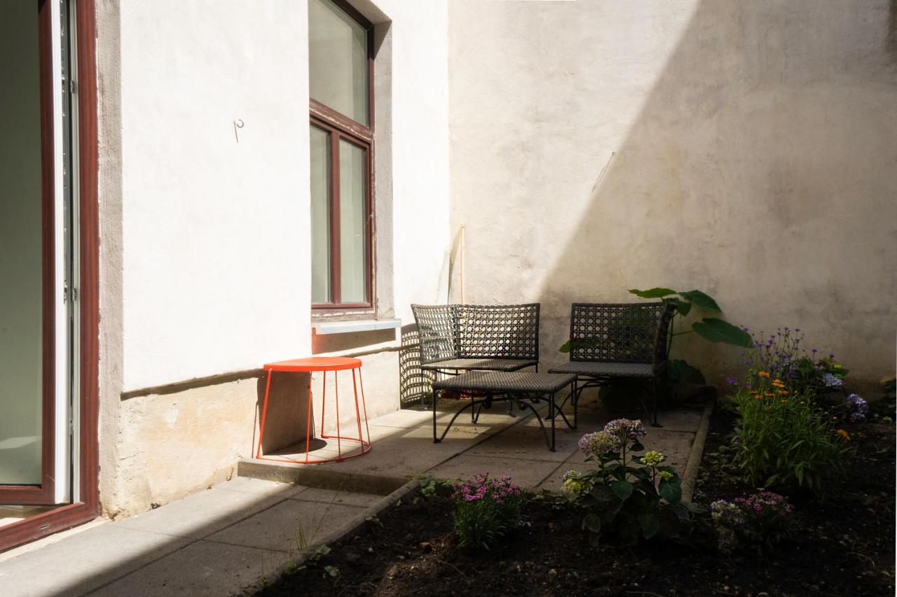Chic Newly-Renovated Apartment Steps From Subway In Vienna'S Hernals District Exterior photo